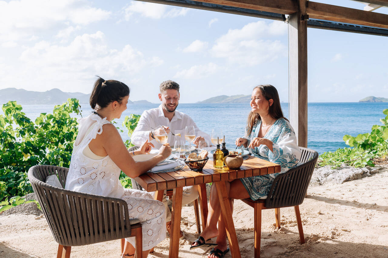 4-st-barth-restaurant-la-plage-de-chris-pointe-milou-st-barts.jpeg