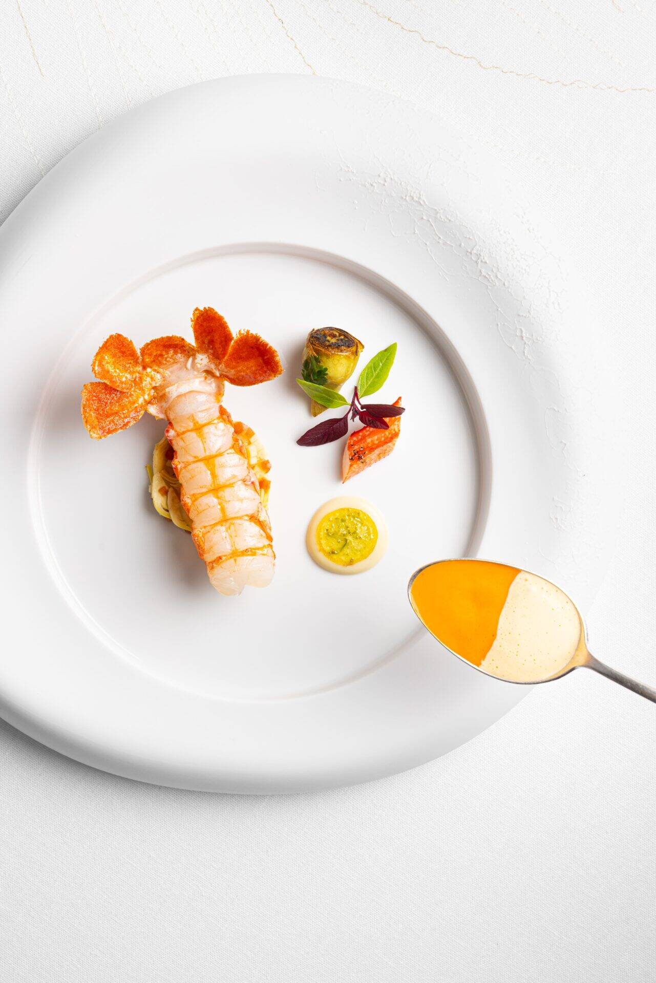 cheval-blanc-paris_plenitude_langoustine-artichaut-coriandre-pour-sabayon-arlequin_ilyafoodstories-.jpg