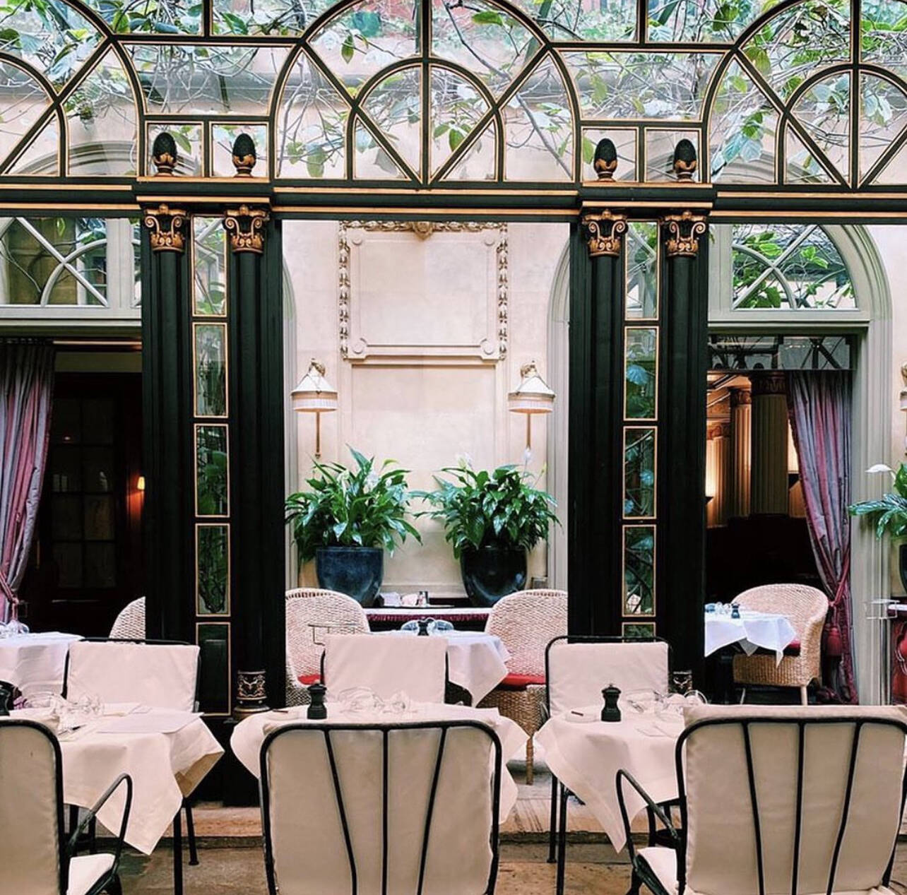 2-paris-le-costes-restaurant-french-modern-creative-world-fusion-min.jpg