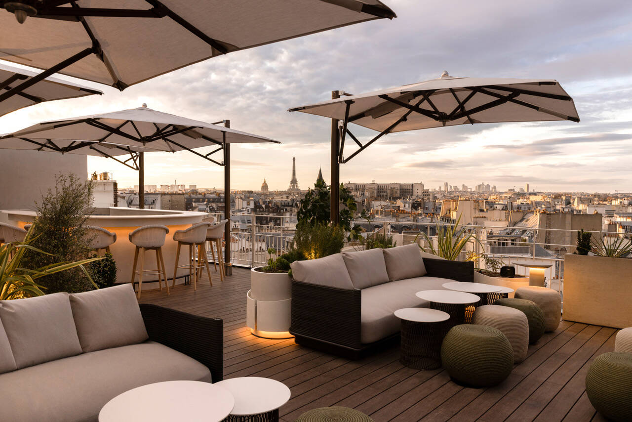 3-paris-rooftop-de-lhotel-dame-des-arts-hotel-paris.jpeg