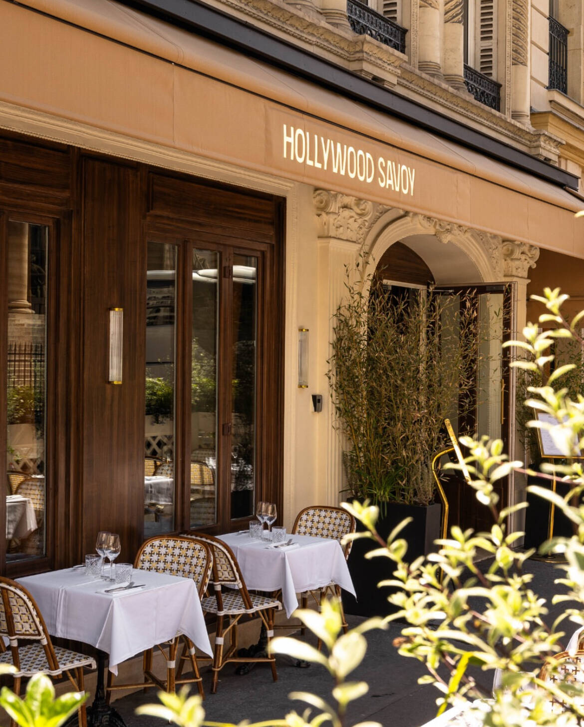 3-restaurant-paris-hollywood-savoy.jpg