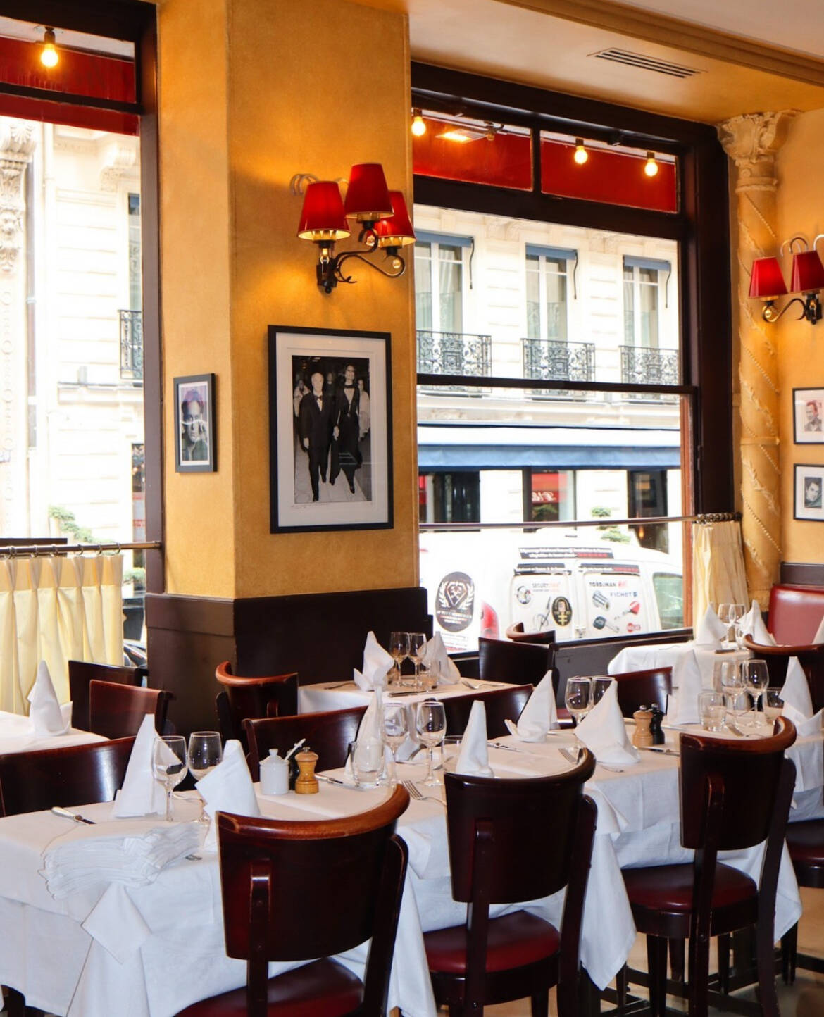 5-restaurant-chez-andre-paris.jpg